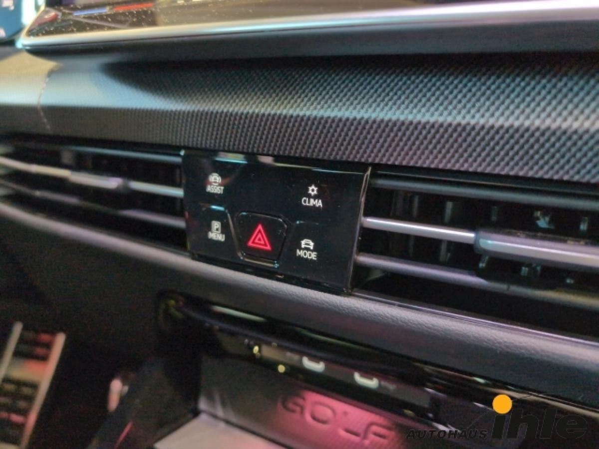 Volkswagen Golf GTI VIII 2,0 TSI DSG Black Style MATRIX+IDA