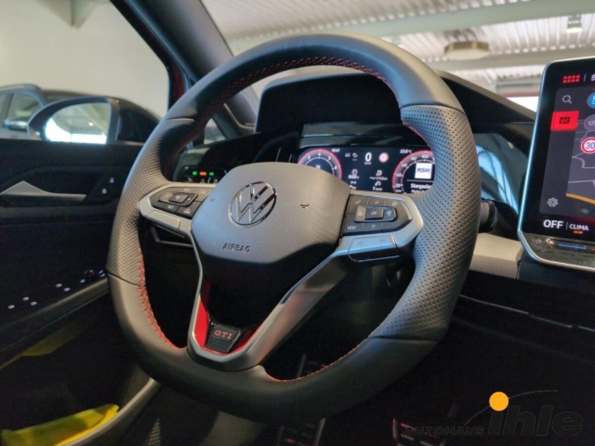 Volkswagen Golf GTI VIII 2,0 TSI DSG Black Style MATRIX+IDA
