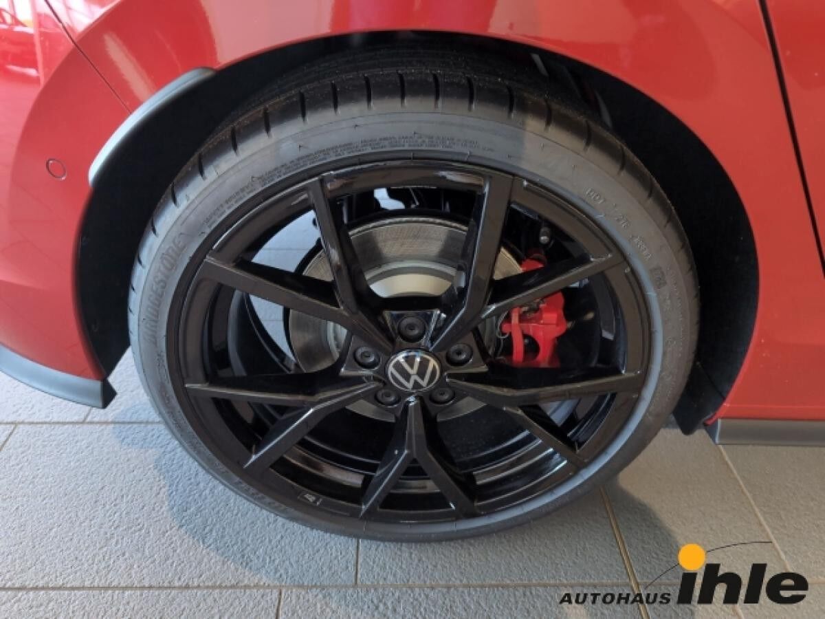 Volkswagen Golf GTI VIII 2,0 TSI DSG Black Style MATRIX+IDA