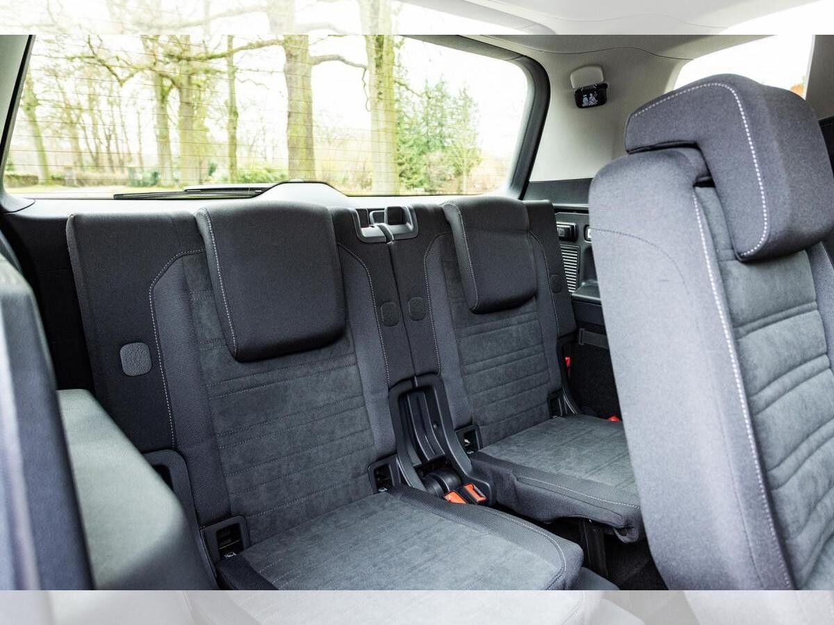 Volkswagen Touran Highline 2.0 TDI DSG • 7SITZER • NAVI • LED • SOFORT Volkswagen Touran Highline 2.0 TDI DSG • 7SITZER • NAVI • LED • SOFORT