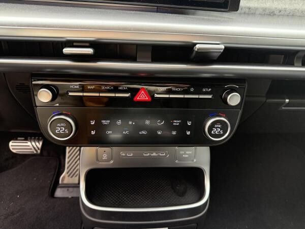 Hyundai IONIQ 9 UNIQ 6-Sitzer Schiebedach Relax-Paket