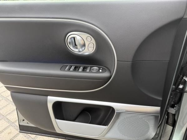 Hyundai IONIQ 9 UNIQ 6-Sitzer Schiebedach Relax-Paket