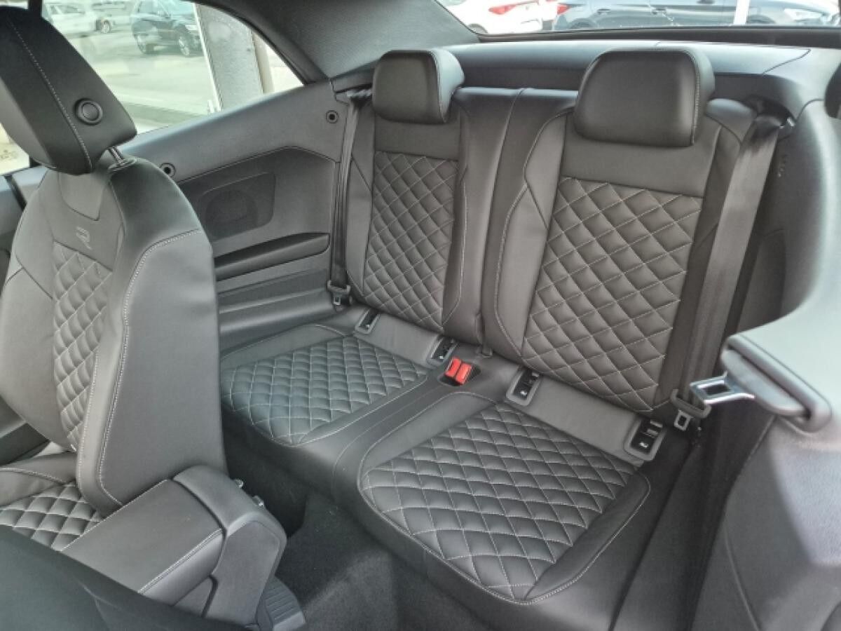 Volkswagen T-Roc Cabriolet R-Line DSG AHK Leder Klimaautom Keyless Verkehrszeichenerk. Alarm