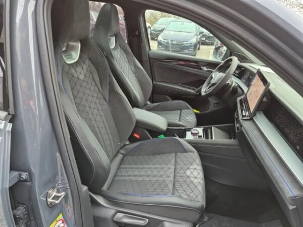 Volkswagen Tayron R-Line 4MOTION DSG AD StandHZG AHK Soundsystem Klimaautom SD Verkehrszeichenerk.