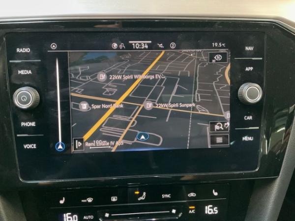 Volkswagen Passat 1.5 TSI Elegance+MATRIX+NAVI+ERGO+PARKLENK