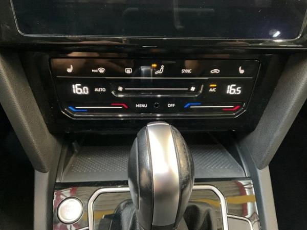 Volkswagen Passat 1.5 TSI Elegance+MATRIX+NAVI+ERGO+PARKLENK