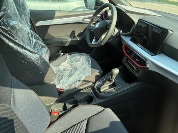 Seat Ibiza FR Black Edition DSG Navi LED Apple CarPlay Android Auto Mehrzonenklima
