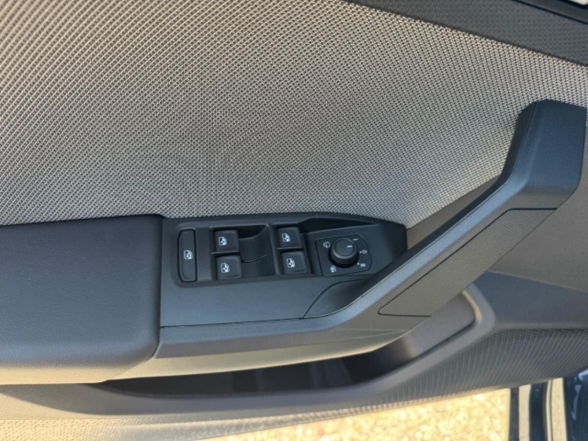 Seat Leon Road Edition DSG AHK Navi LED Sperrdiff. ACC Apple CarPlay Android Auto