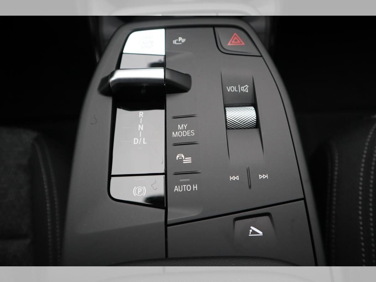 BMW X1 sDrive18i/AHK/RKF/DrivingAss./HK/Sitzverst.elektr.Memory