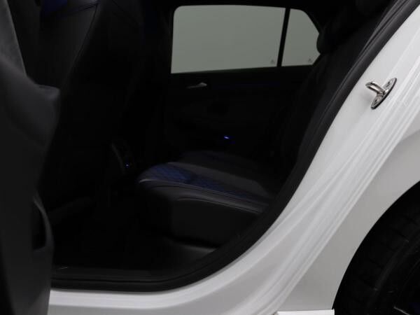 Volkswagen Golf R VIII 2.0TSI 4M DSG / Navi, LED+, RFK, ACC