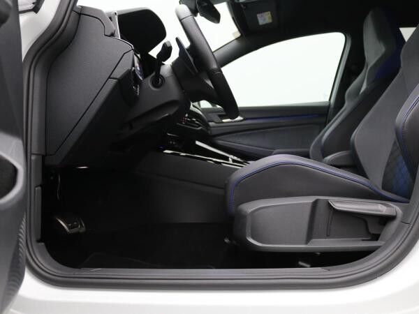 Volkswagen Golf R VIII 2.0TSI 4M DSG / Navi, LED+, RFK, ACC