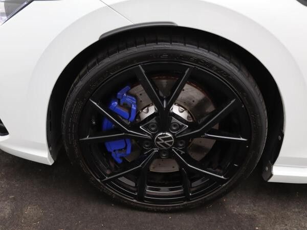 Volkswagen Golf R VIII 2.0TSI 4M DSG / Navi, LED+, RFK, ACC