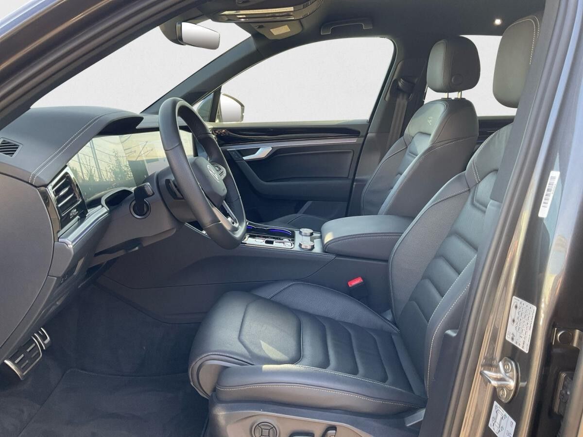 Volkswagen Touareg 3.0 TDI R Line AHK Kamera Navi Volkswagen Touareg 3.0 TDI R Line AHK Kamera Navi