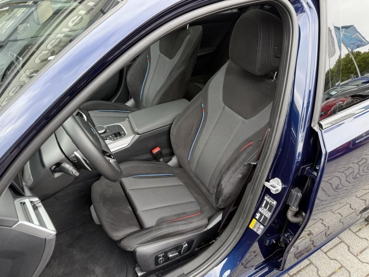 BMW 330 e xDrive Touring M Sport PRO //AHK FACELIFT BMW 330 e xDrive Touring M Sport PRO //AHK FACELIFT