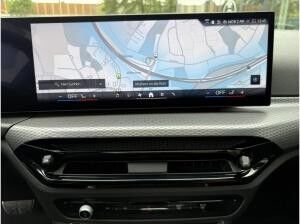 BMW 330 e xDrive Touring M Sport PRO //AHK FACELIFT BMW 330 e xDrive Touring M Sport PRO //AHK FACELIFT