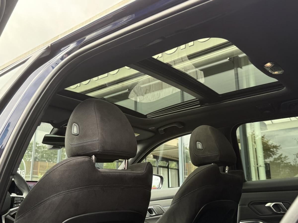 BMW 330 e xDrive Touring M Sport PRO //AHK FACELIFT BMW 330 e xDrive Touring M Sport PRO //AHK FACELIFT