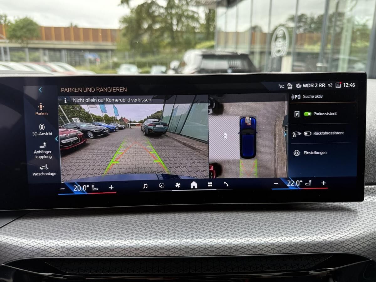 BMW 330 e xDrive Touring M Sport PRO //AHK FACELIFT BMW 330 e xDrive Touring M Sport PRO //AHK FACELIFT