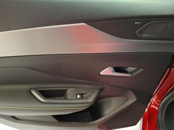 Peugeot 408 GT Hybrid 145 eDSC +Navi+Kamera+Premium+