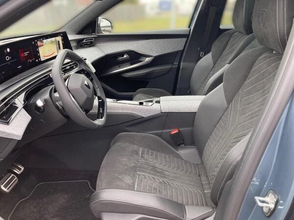 Peugeot 3008 GT Hybrid 145 eDsC +Kamera+Alcantara+Navi