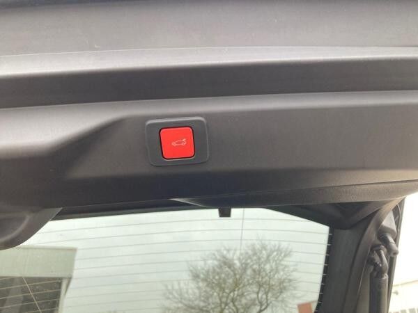 Peugeot 3008 GT Hybrid 145 eDsC +Kamera+Alcantara+Navi
