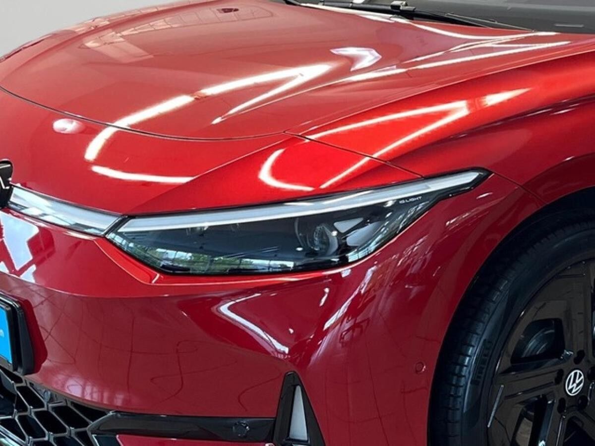 Volkswagen ID.7 Tourer GTX 4Motion 250kW - Navi Panoramadach AHK APP-Connect Wärmepumpe ACC Area View SHZ LM DAB+