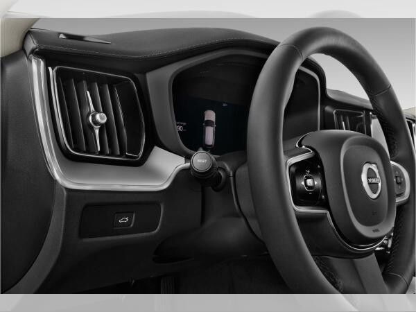 Volvo XC60 B5 AWD Plus Dark