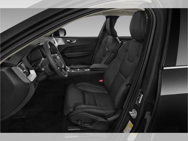 Volvo XC60 B5 AWD Plus Dark