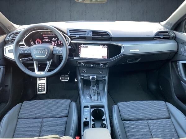 Audi Q3 S line 35 TFSI S tr. LED Sport AHK ACC 19 Cam