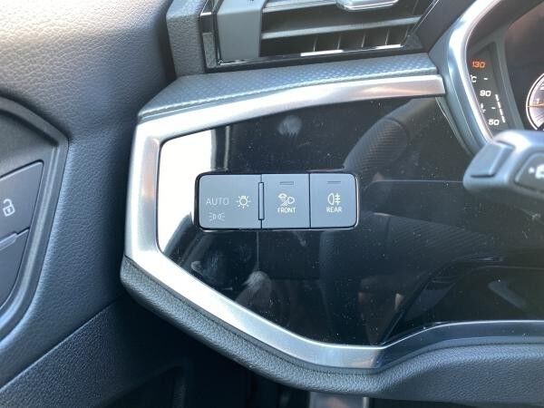 Audi Q3 S line 35 TFSI S tr. LED Sport AHK ACC 19 Cam