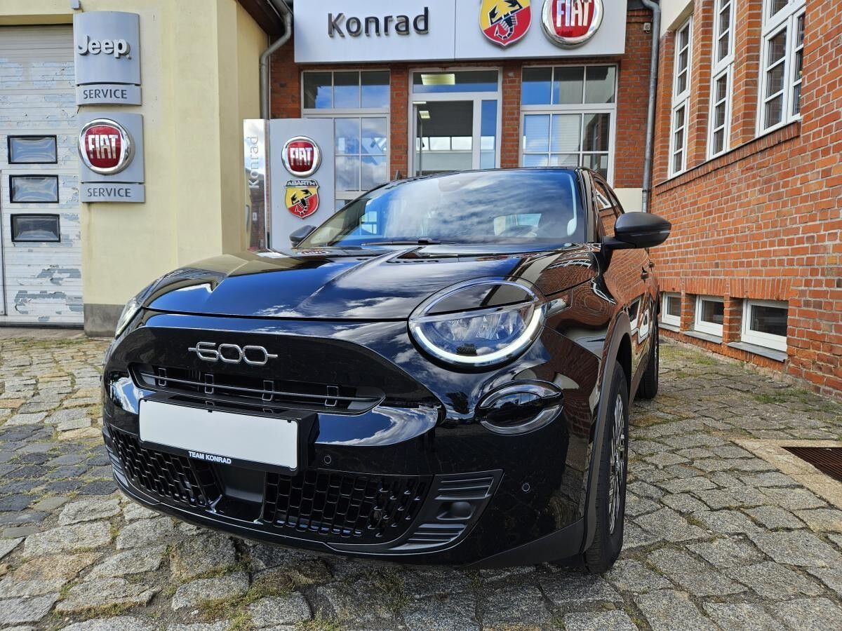 Fiat 600 1.2 Hybrid 100 PS DCT Sonderedition - sofort verfügbar