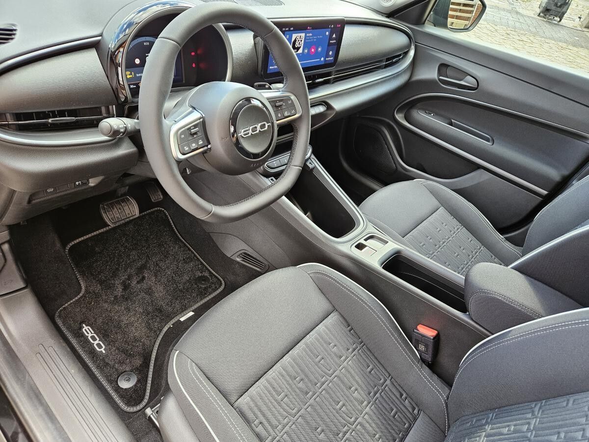 Fiat 600 1.2 Hybrid 136 PS DCT Sonderedition - sofort verfügbar