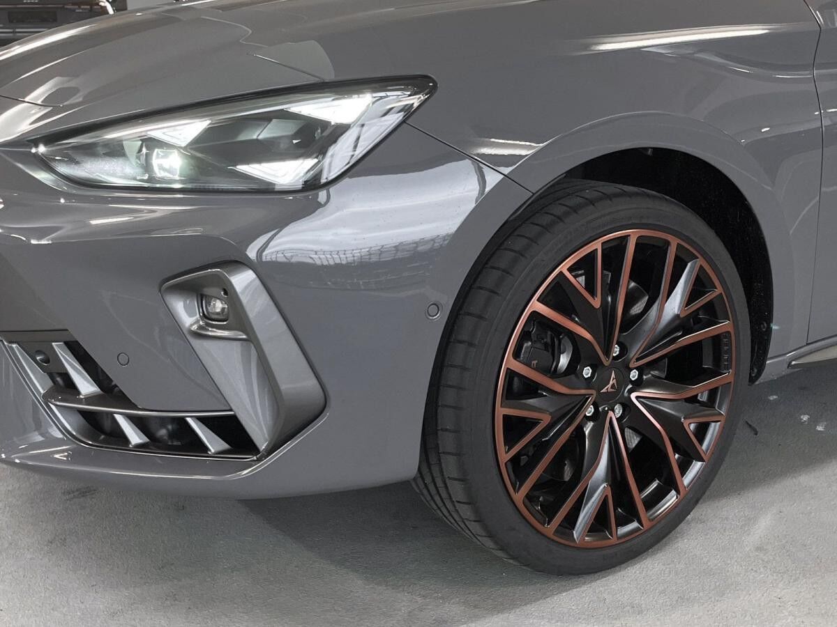 Cupra Leon Sportstourer 2.0 TSI 4Drive DSG AHK Matrix