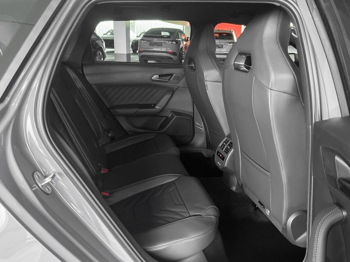 Cupra Leon Sportstourer 2.0 TSI 4Drive DSG AHK Matrix