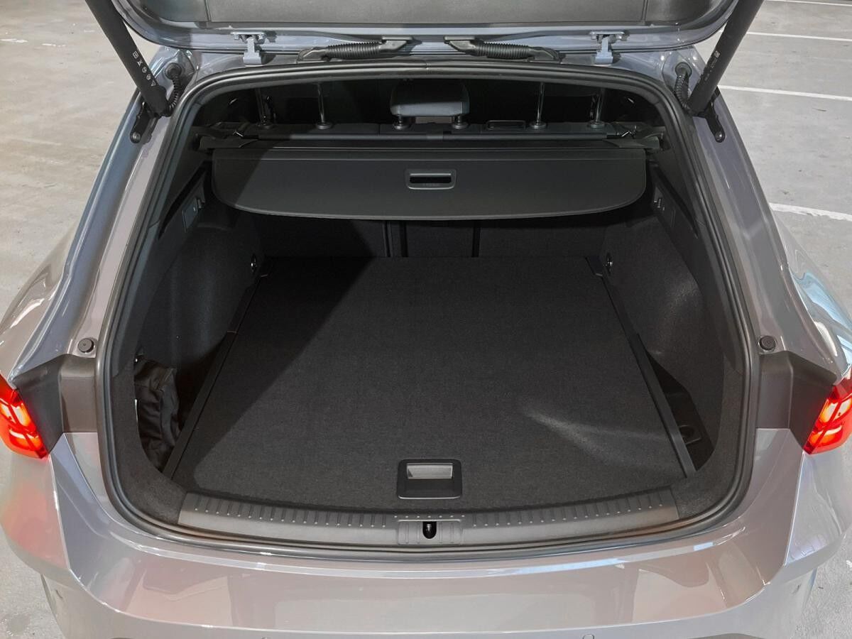 Cupra Leon Sportstourer 2.0 TSI 4Drive DSG AHK Matrix