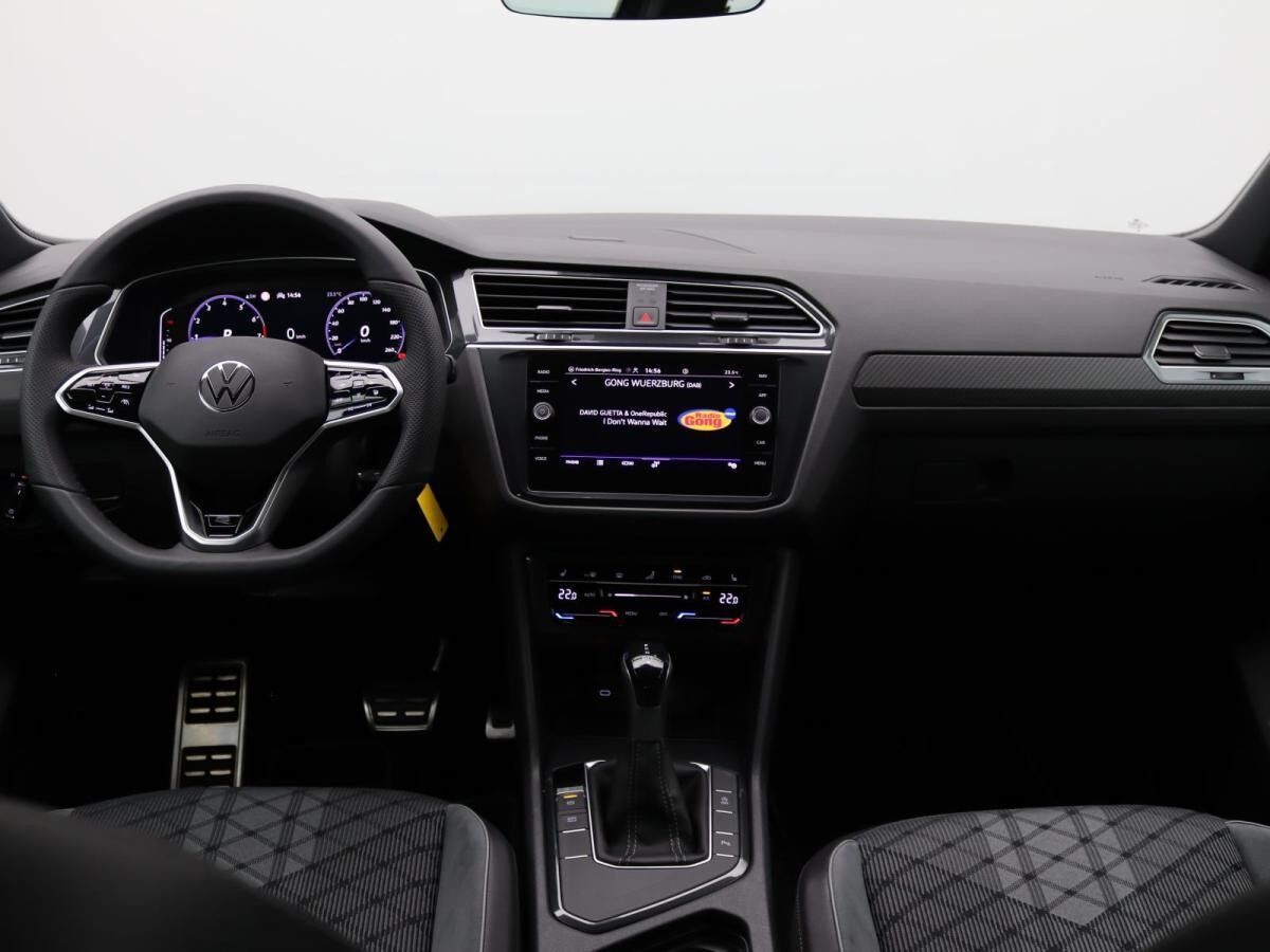 Volkswagen Tiguan R-Line 1.5TSI DSG/ Navi, Matrix, AHK, ACC