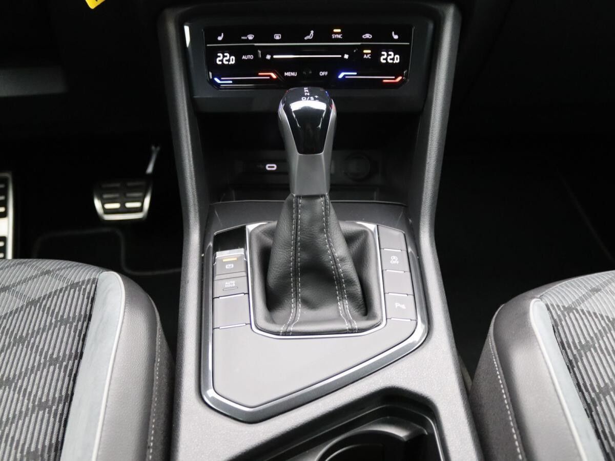 Volkswagen Tiguan R-Line 1.5TSI DSG/ Navi, Matrix, AHK, ACC