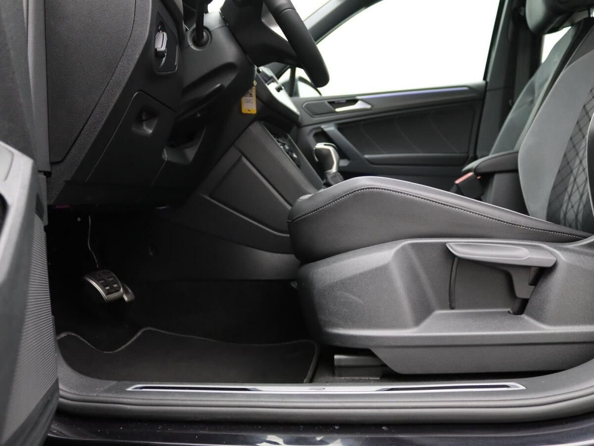 Volkswagen Tiguan R-Line 1.5TSI DSG/ Navi, Matrix, AHK, ACC