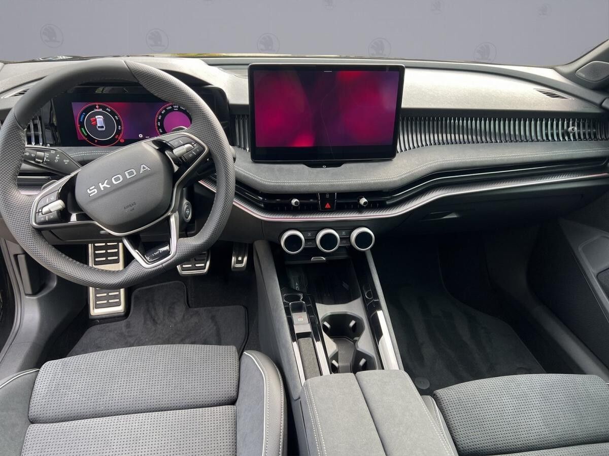 Skoda Superb Combi Sportline 1.5 TSI DSG iV PANO AHK