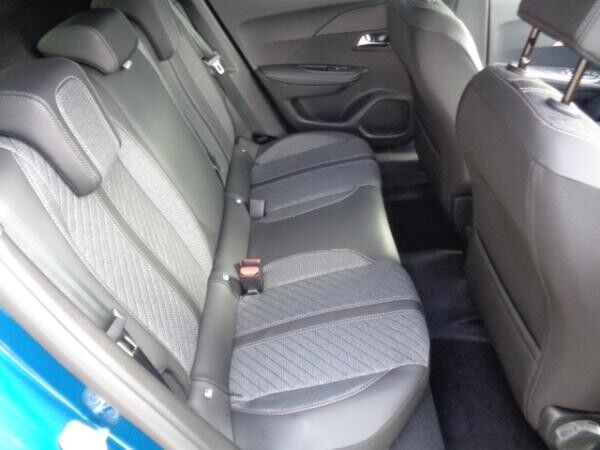 Peugeot 2008 Elektro 156 Allure OBC, Navi, Keyless
