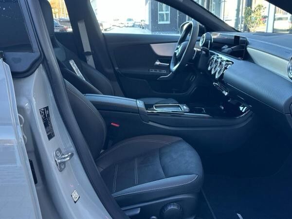 Mercedes-Benz CLA 200 Coupe AMG Night Panorama Multibeam-LED