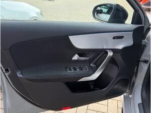 Mercedes-Benz A 200 AMG Night Multibeam-LED Panorama Kamera