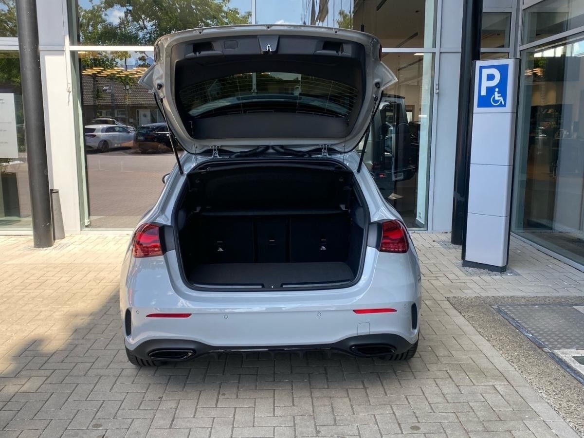 Mercedes-Benz A 200 AMG Night Multibeam-LED Panorama Kamera