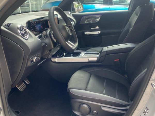 Mercedes-Benz GLB 200 AMG Night Panorama Multibeam AHK 7-Sitze