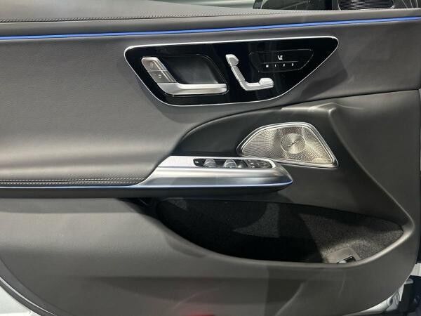 Mercedes-Benz E 450 d 4M AMG-Line Digital Light Panorama AHK