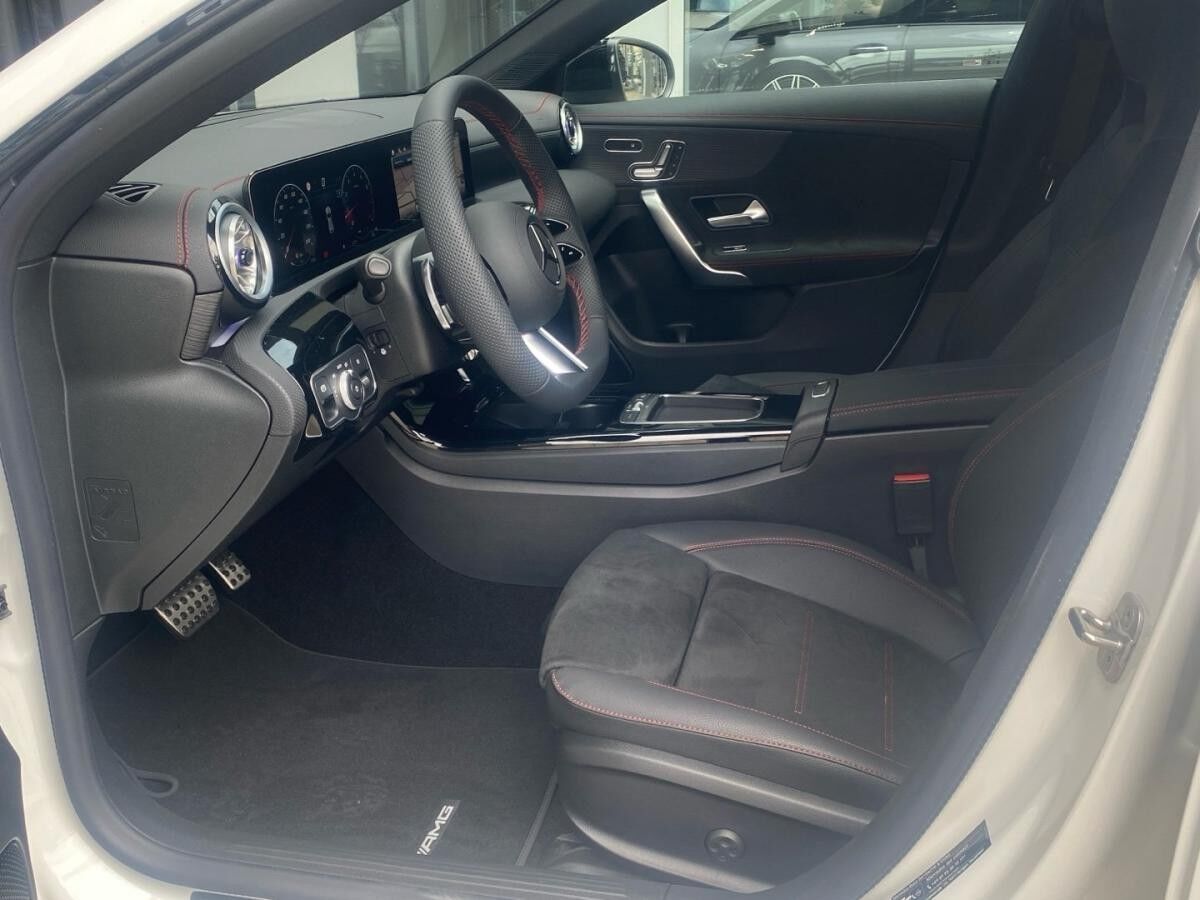 Mercedes-Benz CLA 180 SB AMG Line Night Panorama Standheizung