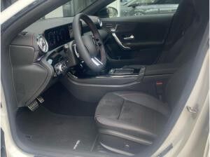 Mercedes-Benz CLA 180 SB AMG Line Night Panorama Standheizung