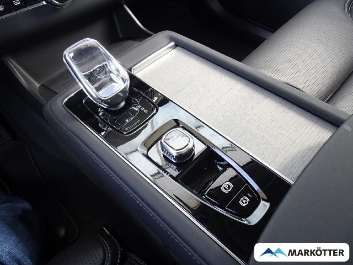 Volvo XC90 T8 AWD Ultra Bright Plug-In Hybrid 7-Sitzer