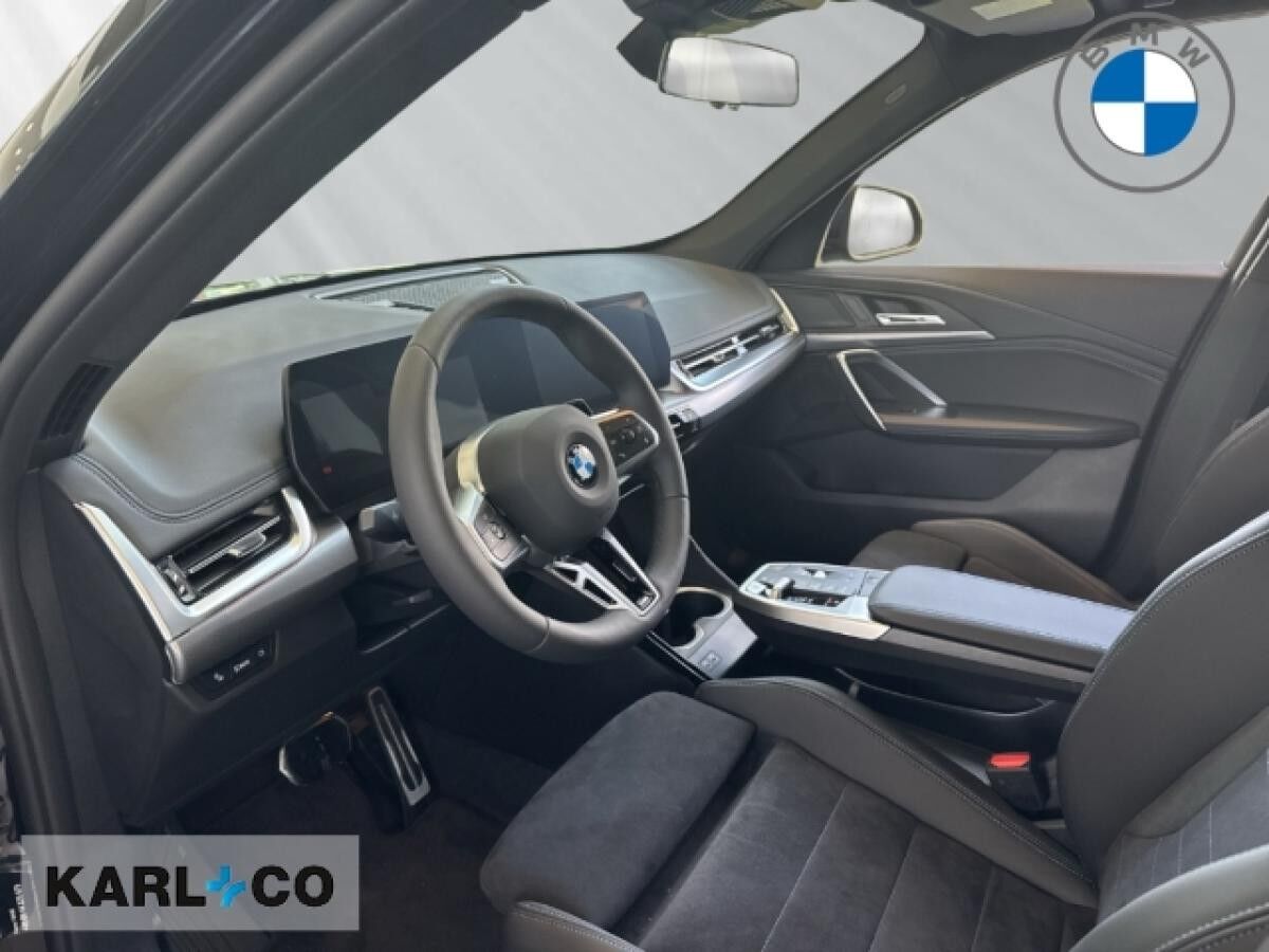BMW X1 18 i sDrive M Sport Navi Digitales Cockpit Soundsystem Massagesitze LED