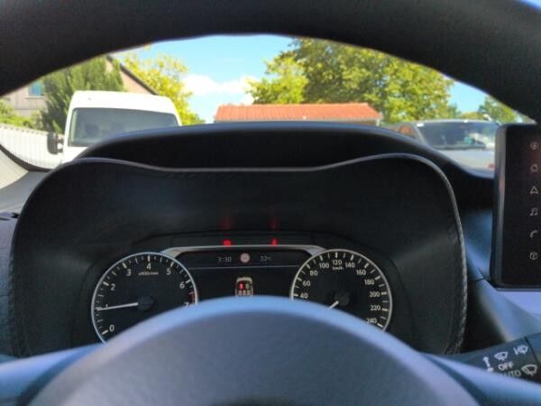 Nissan Juke Acenta 1.0 DIG-T EU6e Navi SH LED Klimaautom DAB SHZ Spurhalteass. Fernlichtass.