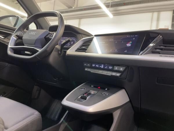Audi Q4 e-tron 35 LED virtual DAB